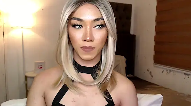 Snapshot of Local_Hoelyx chatting on 03/19/25, 11:39 Local Hoelyx online show from 03/19/25, 11:39