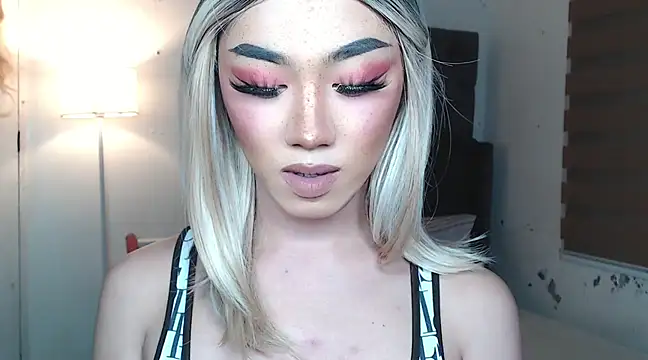 Snapshot of Local_Hoelyx chatting on 03/22/25, 12:25 Local Hoelyx online show from 03/22/25, 12:25