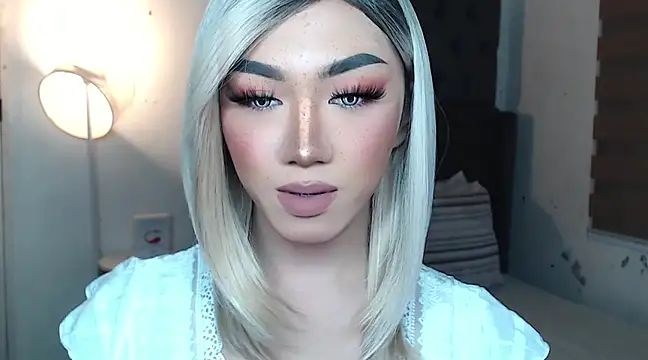 Snapshot of Local_Hoelyx chatting on 03/23/25, 07:31 Local Hoelyx online show from 03/23/25, 07:31