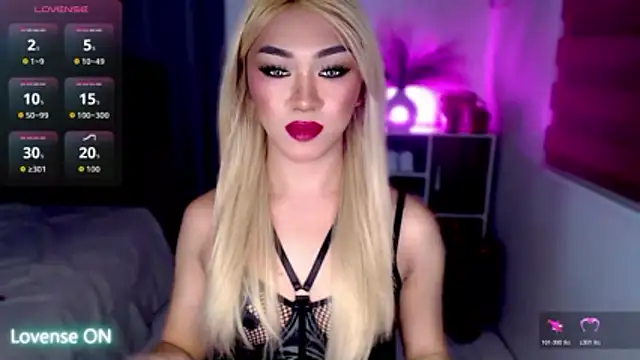 Snapshot of Local_Hoelyx chatting on 12/20/25, 03:41 Local Hoelyx online show from 12/20/25, 03:41