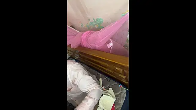 Snapshot of falooda288 chatting on 10/24/25, 02:57 falooda288 online show from 10/24/25, 02:57