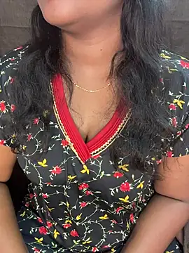 Snapshot of falooda288 chatting on 11/18/25, 11:03 falooda288 online show from 11/18/25, 11:03