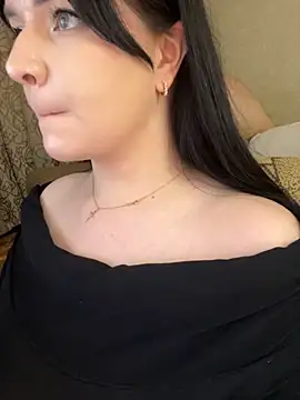 Snapshot of HellMoor chatting on 11/26/25, 11:28 HellMoor online show from 11/26/25, 11:28