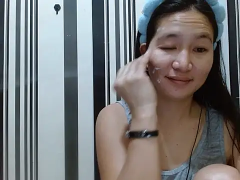 Snapshot of angel_pussie chatting on 10/23/25, 09:24 angel pussie online show from 10/23/25, 09:24