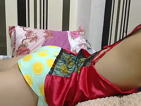 Snapshot of angel_pussie chatting on 12/14/25, 09:08 angel pussie online show from 12/14/25, 09:08