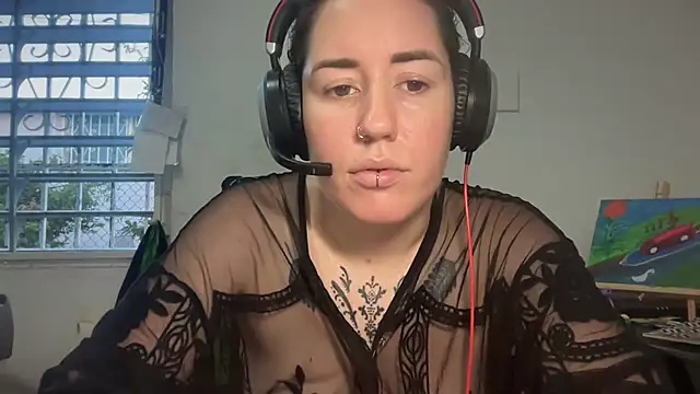 Snapshot of poppergirl69 chatting on 12/01/24, 09:37 poppergirl69 online show from 12/01/24, 09:37