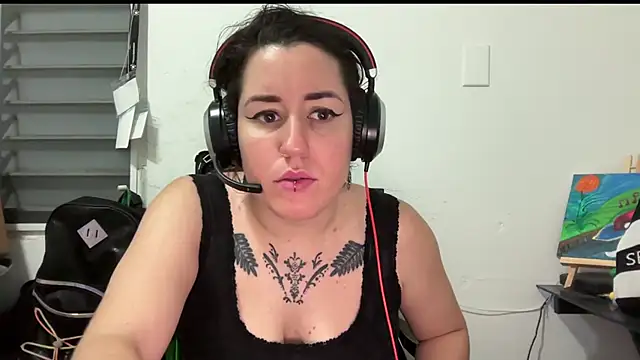 Snapshot of poppergirl69 chatting on 12/09/24, 03:29 poppergirl69 online show from 12/09/24, 03:29