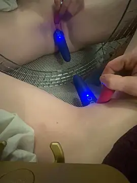 Snapshot of ToysRus24 chatting on 12/15/24, 01:43 ToysRus24 online show from 12/15/24, 01:43