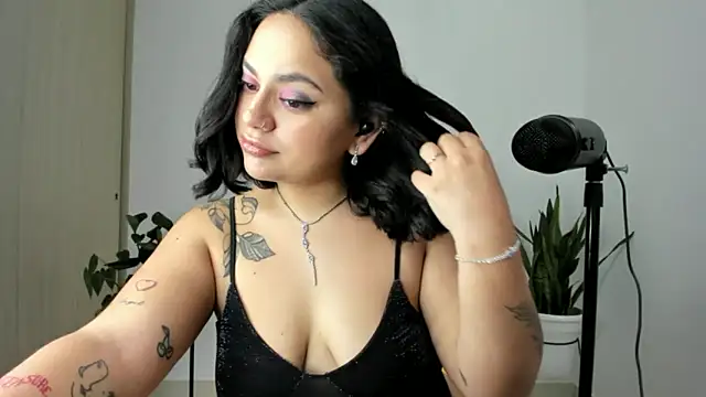 Snapshot of susy_angel chatting on 11/30/25, 07:18 susy angel online show from 11/30/25, 07:18