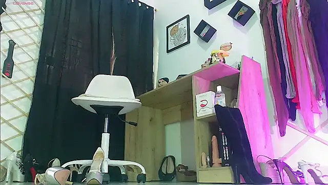 myla sarah online show from 04/30/26, 08:57