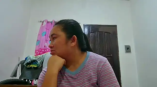 Snapshot of LalaiAsian chatting on 12/19/24, 07:29 LalaiAsian online show from 12/19/24, 07:29