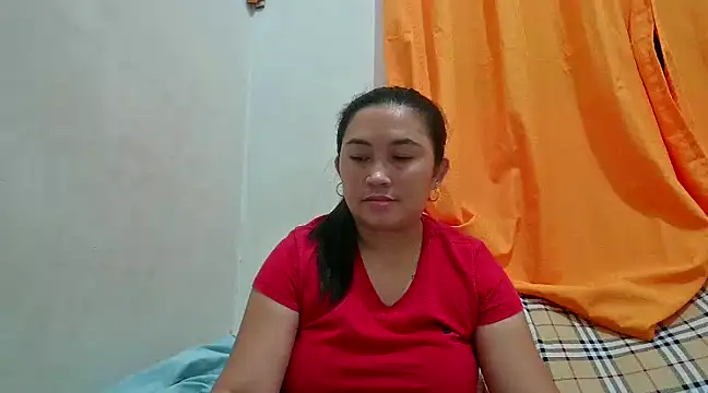 Snapshot of LalaiAsian chatting on 12/26/24, 11:32 LalaiAsian online show from 12/26/24, 11:32