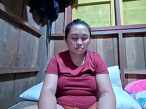 Snapshot of LalaiAsian chatting on 10/18/25, 10:27 LalaiAsian online show from 10/18/25, 10:27