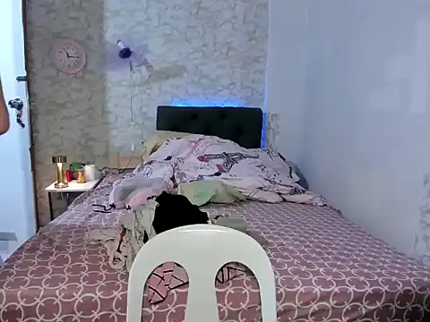 Hebefemme online show from 11/18/25, 03:05