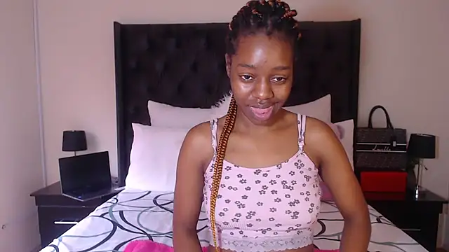 Snapshot of Sexynaughty_Gal chatting on 01/12/25, 07:21 Sexynaughty Gal online show from 01/12/25, 07:21