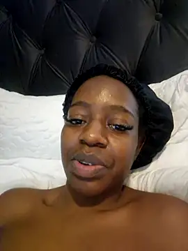 Snapshot of Sexynaughty_Gal chatting on 10/13/25, 08:53 Sexynaughty Gal online show from 10/13/25, 08:53