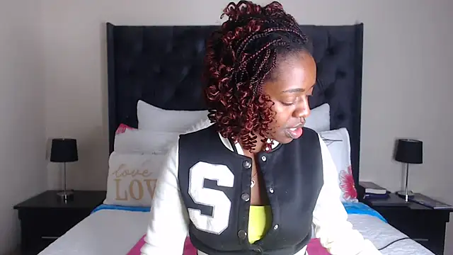 Sexynaughty Gal online show from 11/18/25, 09:30