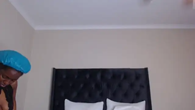 Sexynaughty Gal online show from 11/23/25, 09:25