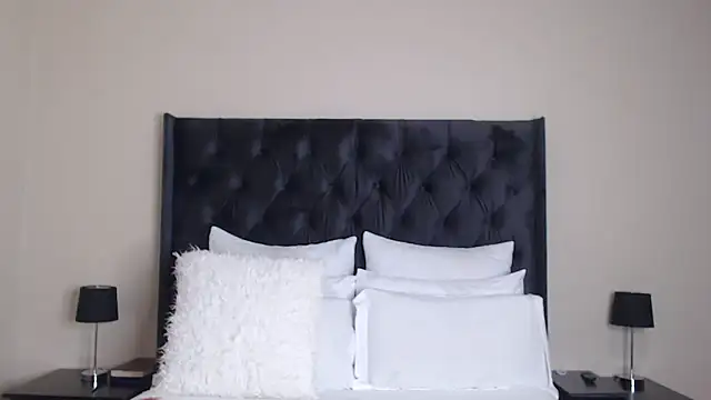 Sexynaughty Gal online show from 04/10/26, 09:19