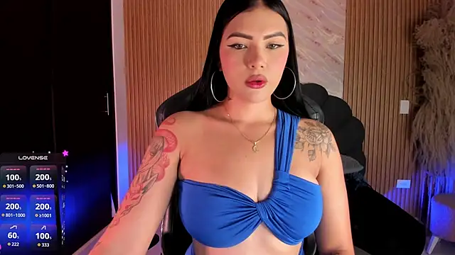 Snapshot of karol_green_ chatting on 09/23/25, 02:25 karol green  online show from 09/23/25, 02:25