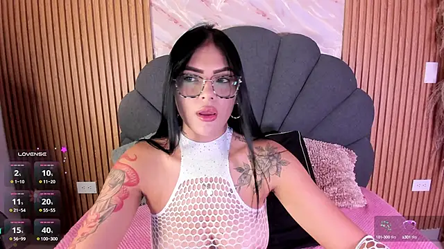 Snapshot of karol_green_ chatting on 09/25/25, 11:30 karol green  online show from 09/25/25, 11:30