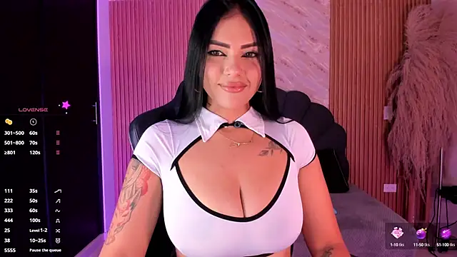 Snapshot of karol_green_ chatting on 09/30/25, 11:43 karol green  online show from 09/30/25, 11:43