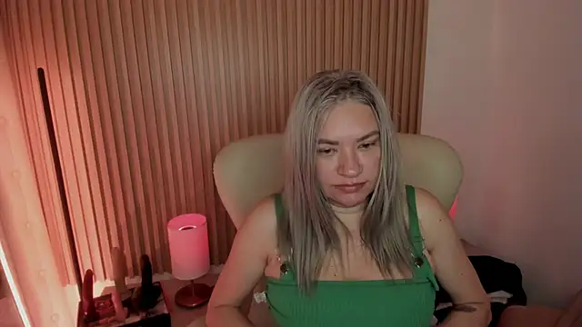 MarianL0ve online show from 03/19/25, 10:44