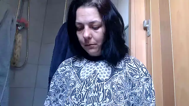 Snapshot of LaraLoviaAndFriends chatting on 03/08/25, 12:41 LaraLoviaAndFriends online show from 03/08/25, 12:41