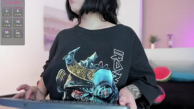 Snapshot of io_chie_ chatting on 01/12/25, 12:01 io chie online show from 01/12/25, 12:01