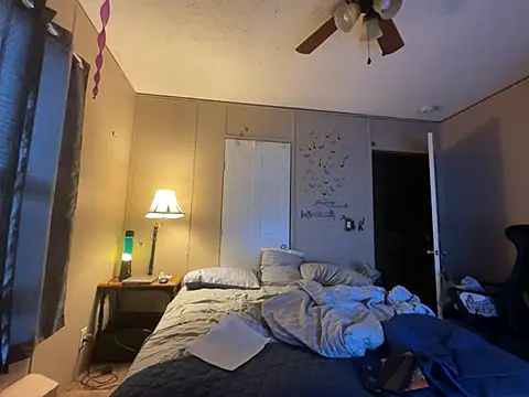 Snapshot of jck1m0t chatting on 12/21/24, 01:21 jck1m0t online show from 12/21/24, 01:21