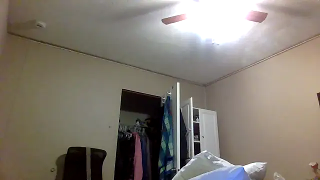 Snapshot of jck1m0t chatting on 12/28/24, 01:08 jck1m0t online show from 12/28/24, 01:08