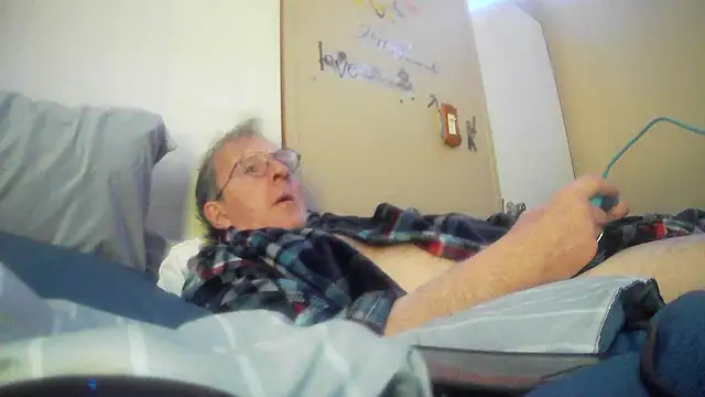 Snapshot of jck1m0t chatting on 01/04/25, 08:05 jck1m0t online show from 01/04/25, 08:05