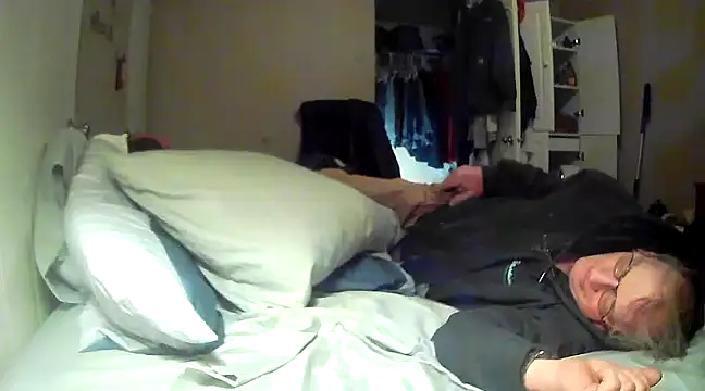 Snapshot of jck1m0t chatting on 01/17/25, 10:33 jck1m0t online show from 01/17/25, 10:33