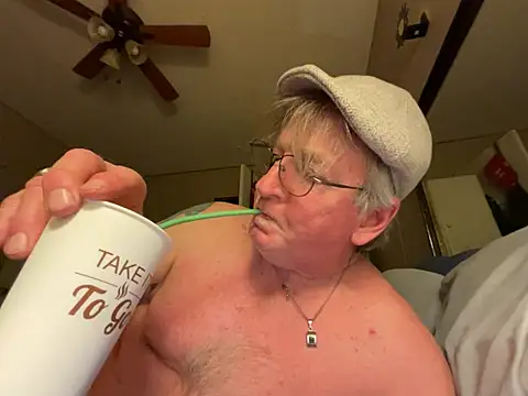 Snapshot of jck1m0t chatting on 02/13/25, 04:00 jck1m0t online show from 02/13/25, 04:00