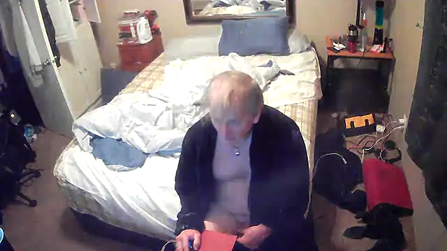 Snapshot of jck1m0t chatting on 02/15/25, 12:33 jck1m0t online show from 02/15/25, 12:33