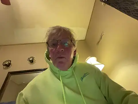 Snapshot of jck1m0t chatting on 02/18/25, 12:59 jck1m0t online show from 02/18/25, 12:59