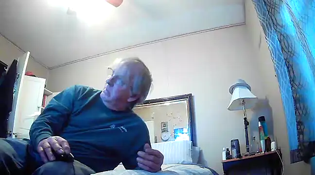 Snapshot of jck1m0t chatting on 03/13/25, 10:21 jck1m0t online show from 03/13/25, 10:21