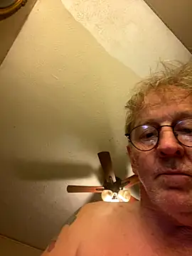 Snapshot of jck1m0t chatting on 10/24/25, 02:41 jck1m0t online show from 10/24/25, 02:41