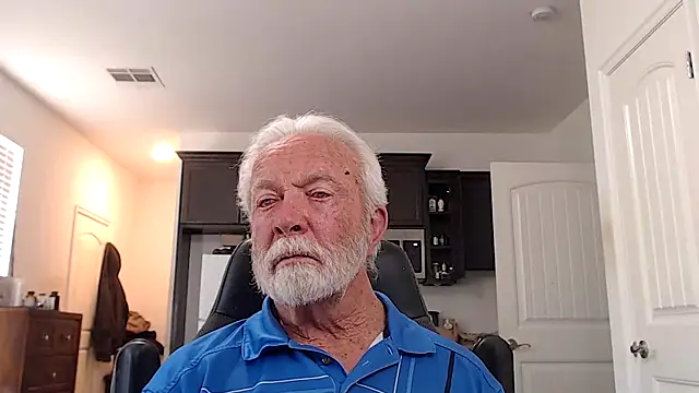 Snapshot of rockpoint69 chatting on 04/08/26, 10:54 rockpoint69 online show from 04/08/26, 10:54