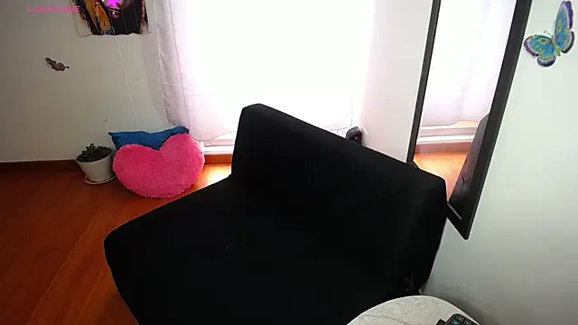 Snapshot of sexylatina001 chatting on 10/23/25, 02:49 sexylatina001 online show from 10/23/25, 02:49