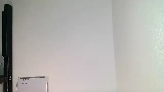Snapshot of Mme-Evangelyne chatting on 06/11/26, 03:59 Mme-Evangelyne online show from 06/11/26, 03:59