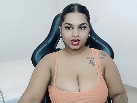 layla amin online show from 12/02/24, 03:36