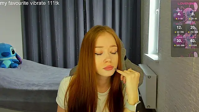 Hot Mia  online show from 03/05/25, 10:33