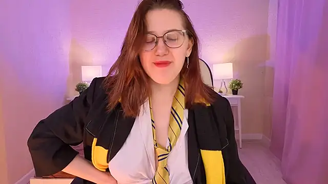 Charmy Gracy online show from 12/16/24, 10:50