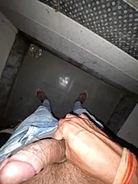 Snapshot of breejs chatting on 02/22/26, 03:43 breejs online show from 02/22/26, 03:43