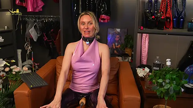 lacie le beauty online show from 12/26/24, 08:11