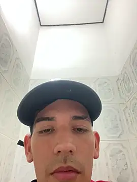 Snapshot of Fabian_1010sex chatting on 03/13/26, 08:15 Fabian 1010sex online show from 03/13/26, 08:15