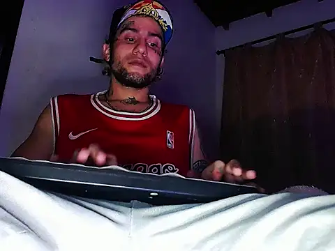 Snapshot of Christian_Stiven1 chatting on 02/27/25, 04:20 Christian Stiven1 online show from 02/27/25, 04:20