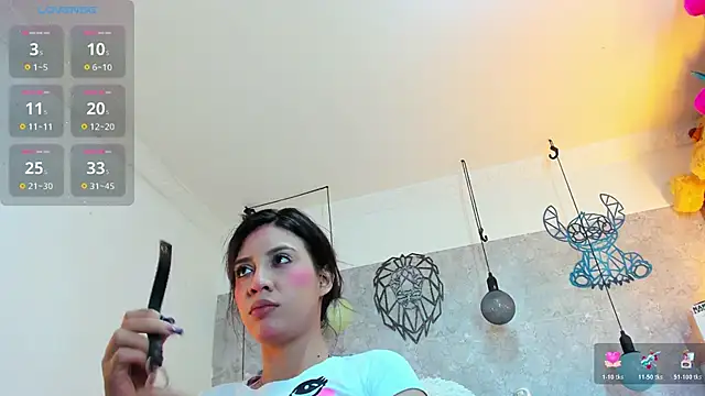 Snapshot of Rebeca_xs chatting on 02/02/26, 08:29 Rebeca xs online show from 02/02/26, 08:29