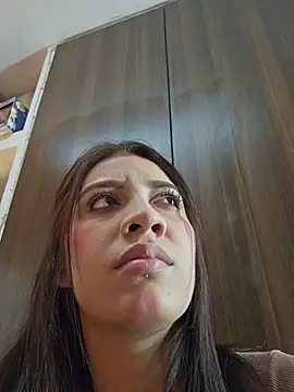 Snapshot of Rebeca_xs chatting on 03/06/26, 08:38 Rebeca xs online show from 03/06/26, 08:38